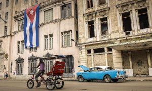 Кубинские власти решили объявить 18-часовой траур в связи со смертью Каримова
