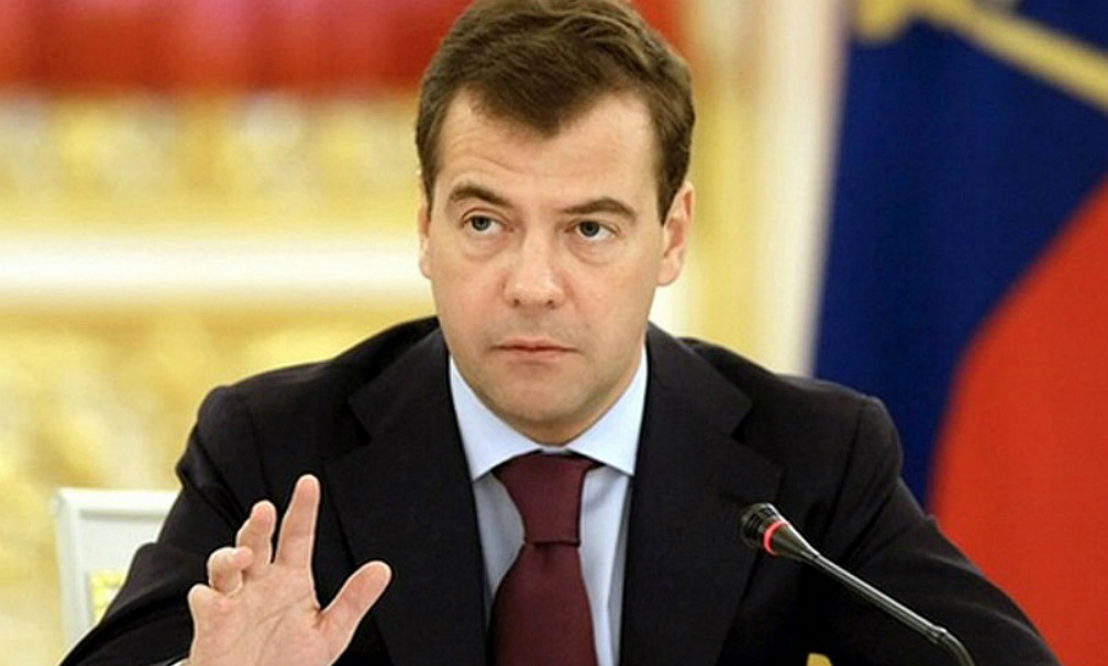 Медведев подписал постановление о приоритетном положении российских товаров при госзакупках 