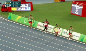 Американский золотой медалист в Рио пробежал дистанцию в 1500 метров медленнее паралимпийцев из Африки