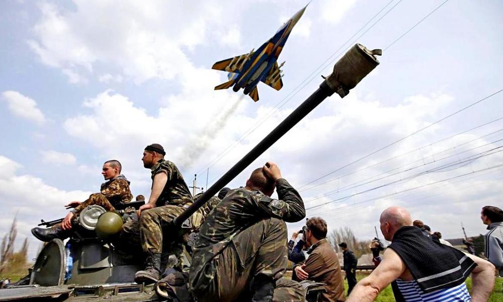 Украинских военных испугала «российская реактивная авиация» в небе над Донецком 