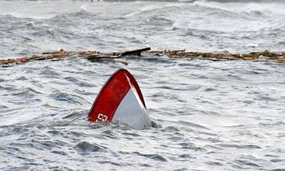 Теплоход протаранил и раздавил лодку с рыбаком в Татарстане 