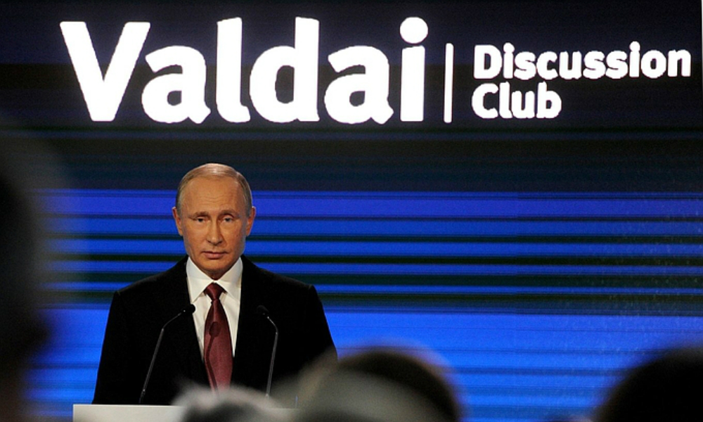 Путин согласился отправиться на пенсию в ходе заседания клуба 