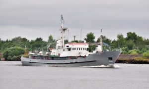 Троих моряков с катера спасла команда гидрографического судна в Белом море