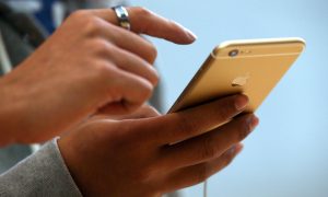 Хит продаж iPhone7 взорвался при попытке снять видео в руках у жителя Китая