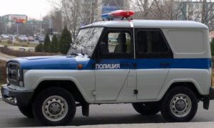 Мальчик выбежал из-за угла дома под колёса полицейской машины в Кемеровской области