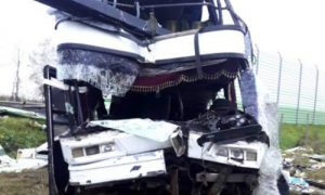 Страшная авария с участием пассажирского автобуса и автопоезда произошла в Северной Осетии: есть погибшие и тяжелораненые