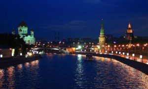 Трое бездомных угнали баржу и отправились на ней в сплав по Москве-реке