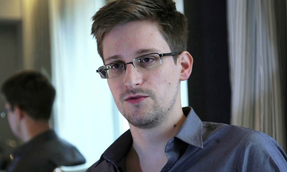 Сноуден высмеял угрозы Байдена о предстоящей кибератаке на Кремль 