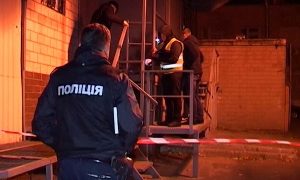 Опубликовано видео с места подрыва на гранате у киевской пекарни украинского дезертира 