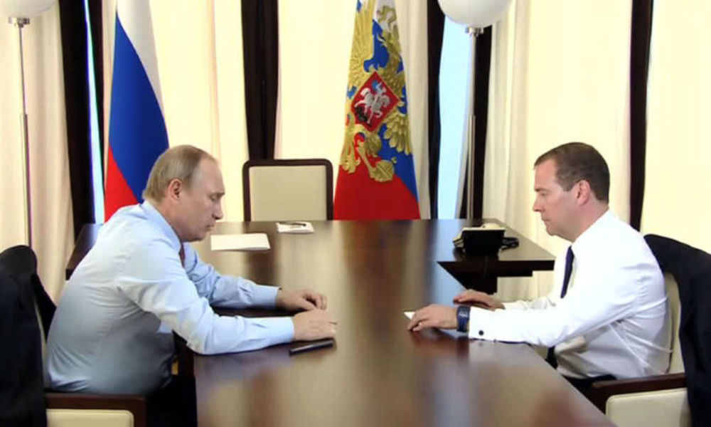 Путин обсудил с Медведевым задержание Улюкаева 