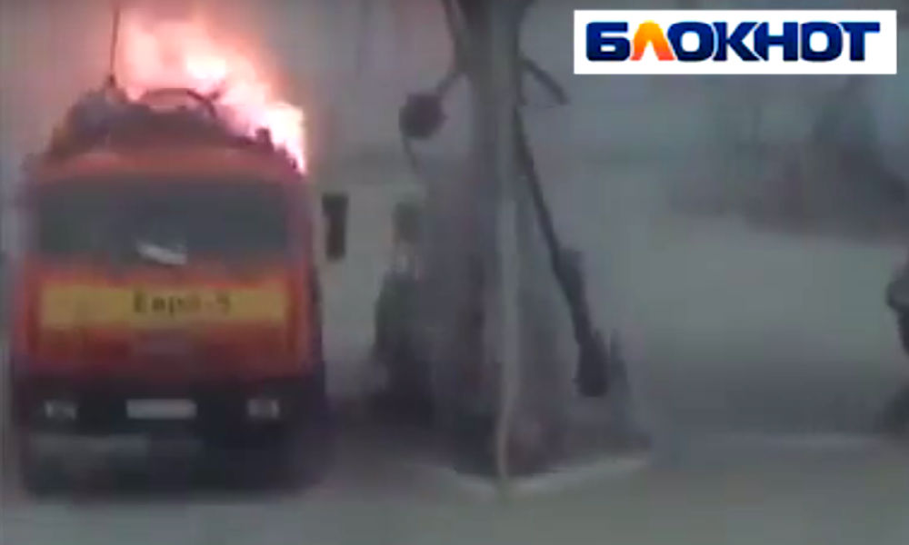 Мощный взрыв бензовоза на заправке в Волгограде попал на видео 