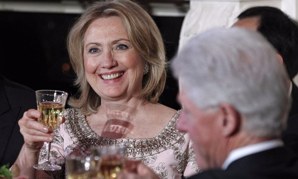 В предвкушении своей победы на выборах Клинтон уже заказала праздничный фейерверк на Гудзоне 