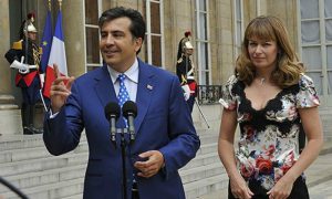 Голландская жена Саакашвили отказалась от места депутата в парламенте Грузии