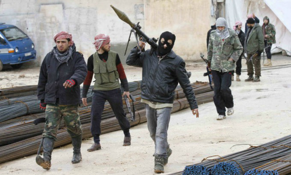 Три тысячи боевиков сложили оружие и покинули пригород Дамаска 