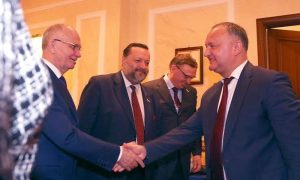 Избранный президент Молдавии Додон встретился в Кишиневе с депутатами Госдумы