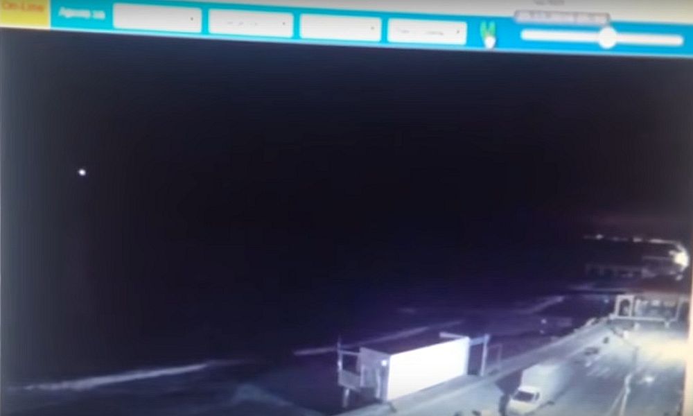 Видео со странной вспышкой в небе над Черным морем породило версию о теракте против Ту-154 
