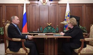 Скворцова пообещала Путину за два года подключить к Интернету все больницы страны