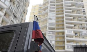 Три бывших народных избранника до сих пор не выехали из служебных квартир в Москве