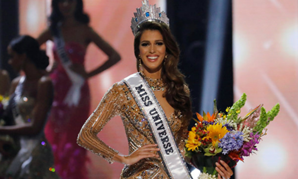 Французская студентка-стоматолог получила корону конкурса «Мисс Вселенная» 