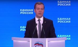 Медведев посоветовал перестать тешить себя иллюзиями по поводу отмены санкций против России