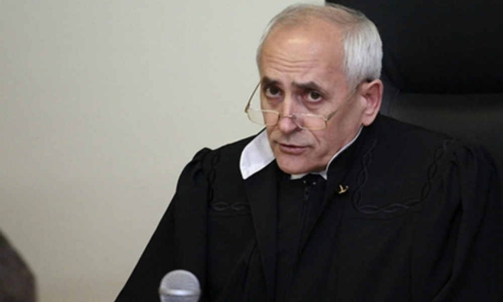 Обвиняемый в убийстве и коррупции судья найден мертвым в Омске 