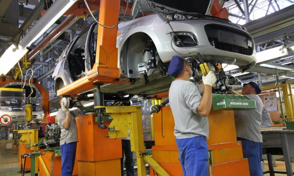 Компании АвтоВАЗ и Renault запросили у российского правительства масштабную госпомощь 