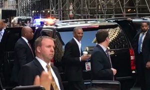 Ажиотаж при появлении Обамы на улицах Нью-Йорка попал на видео