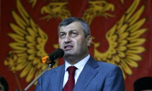 Экс-президент Южной Осетии попал под удар собственного закона о цензе оседлости