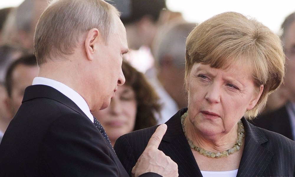 Путин и Меркель в личном разговоре выразили серьезную обеспокоенность ситуацией на Украине 