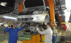 АвтоВАЗ сократил 740 сотрудников и спустя четыре месяца вышел на пятидневный режим работы