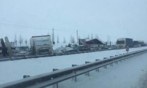 Более тридцати машин попало из-за гололеда в массовые ДТП под Воронежем