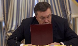 Проведение референдума о статусе Донбасса предложил бывший украинский лидер Янукович