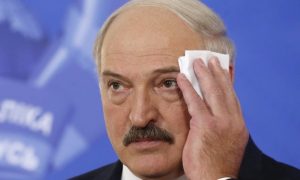 Не желающий «ползать на коленях» Лукашенко потребовал изобрести новый источник энергии