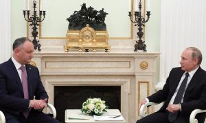 Путин и Додон воспользовались возможностью поговорить о людях, экономике и вине