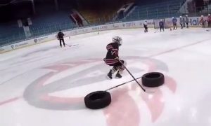 Как тренируются маленькие хоккеисты с Урала, попало на видео