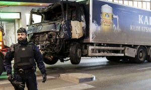 В стокгольмском грузовике-убийце обнаружилась сумка со взрывчаткой