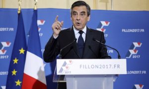 Фийон заявил о намерении отменить разорившие французских фермеров антироссийские санкции