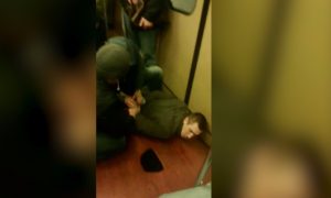 Мужчина остановил в тоннеле московского метро поезд и попросил подвезти до станции