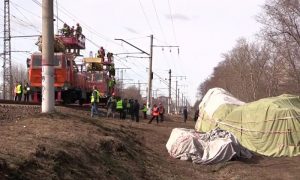 МЧС назвало фамилии госпитализированных после столкновения поезда и электрички в Москве