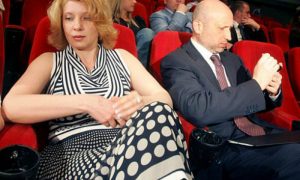 Журналисты узнали о шпионаже Турчинова в пользу Германии из-за болезни жены