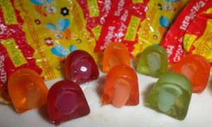 Синтетический наркотик обнаружили в конфетах фабрики Порошенко, которыми отравились дети в Чите