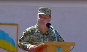 Агрессор Россия по-прежнему хочет напасть на Украину и захватить ее, - министр обороны Полторак