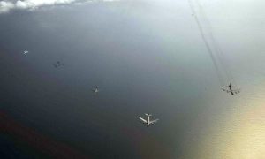 Фотобомба!: Минобороны США показало снимки перехвата бомбардировщиков российским Су-27