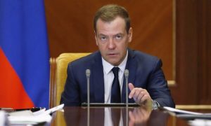 Постановлением Медведева Россия сняла некоторые ограничения на поставки турецких продуктов