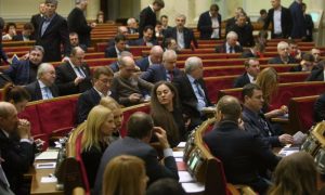 Депутаты Верховной рады почти единогласно проголосовали за членство Украины в НАТО