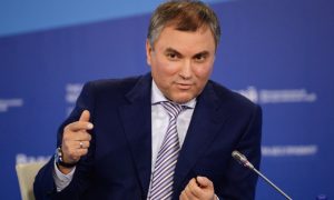 В роли президента страны обеспечить благополучие россиян может только один человек, - Володин