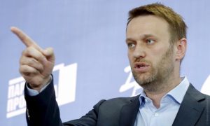 Интересно, и готов: Навальный согласился «подебатировать» со Стрелковым