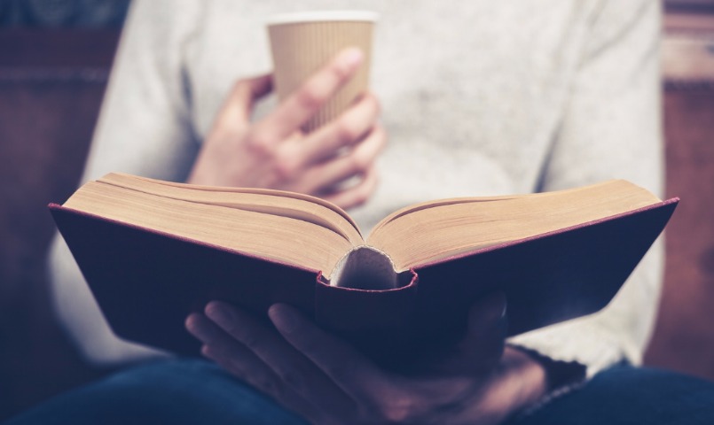 Минюст запретил читать Библию в кафе без разрешения 