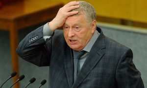 Промокший Жириновский призвал уволить всех столичных синоптиков