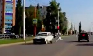 Сбитая разогнавшейся машиной в Башкирии девушка чудом осталась жива